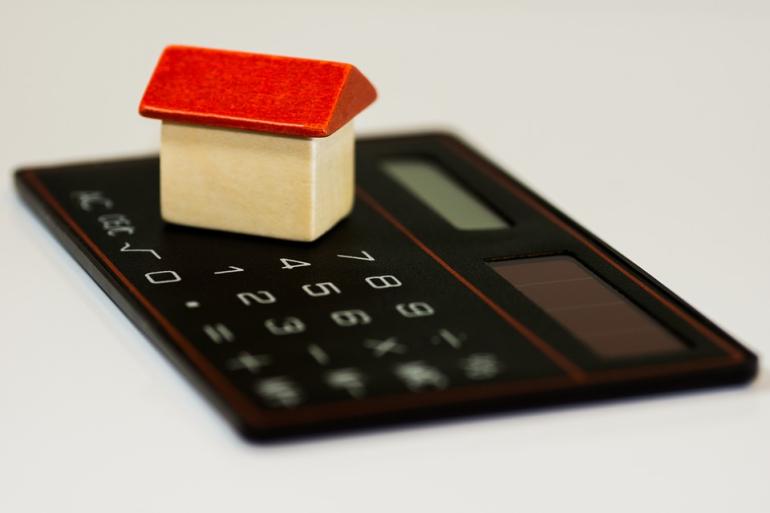 Ubezpieczenie majątkowe mieszkania i domu w AXA - sprawdzamy, czy warto