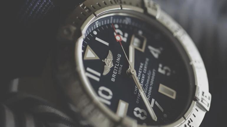 Ubezpieczenie zegarka - ile kosztuje i co obejmuje?