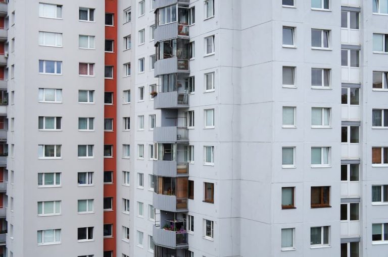 Świadectwo energetyczne mieszkania w bloku – co trzeba wiedzieć?