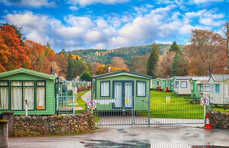Ubezpieczenie domku holenderskiego – ile kosztuje i co obejmuje?