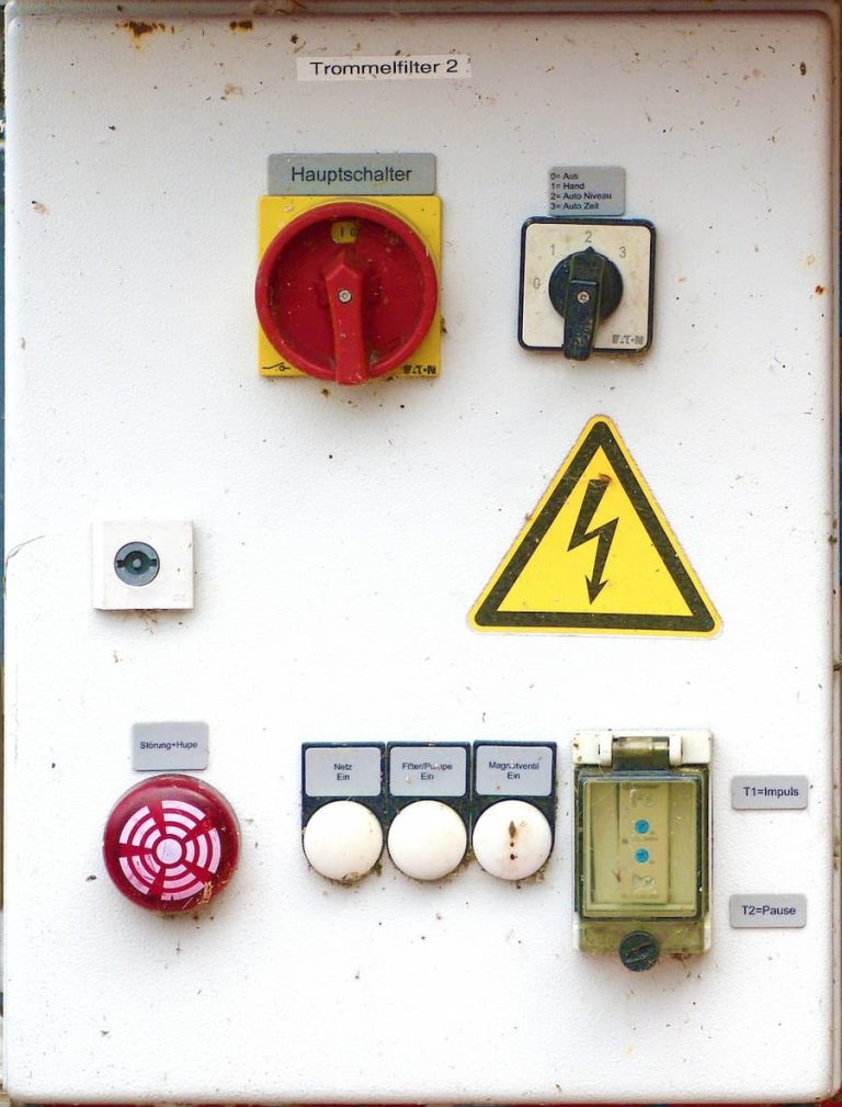 Nowe przyłącze elektryczne – koszty i procedury
